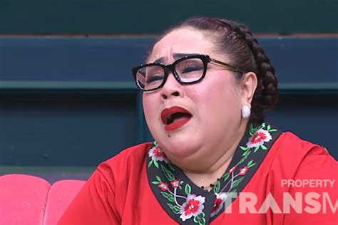 Foto Tak Bisa Pensiun Karena Punya Tanggungan 50 Orang Nunung Susah