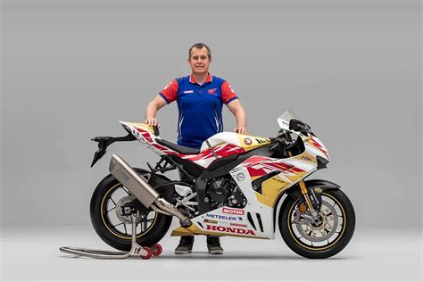 Cbr Rr R Fireblade Sp Special Livery John Mcguiness Th Tt Start