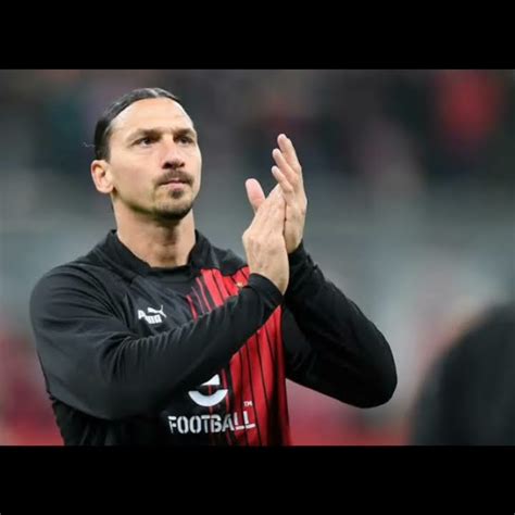 Ibrahimovic Anuncia Sua Aposentadoria Shorts YouTube