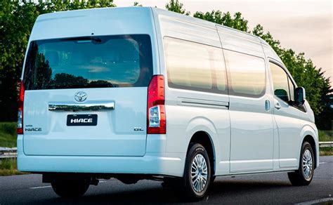 Toyota Argentina presentó la Hiace Commuter y Wagon equipamiento y precios