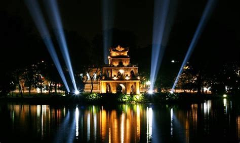 Captivating Night Images of Hoan Kiem Lake - Stunning Night Views of ...