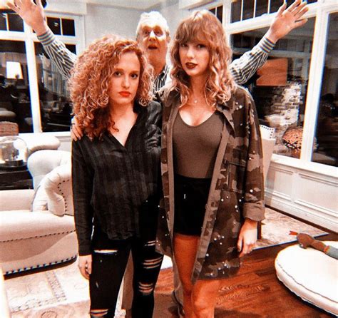 Taylor Swift Social Media 04 02 2020 • Celebmafia