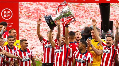 El Atlético de Madrid recibe el trofeo de campeón de LaLiga 2021 2021