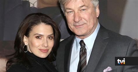 Alec Baldwin Refugia Se Nos Filhos Ap S Tr Gica Morte De Halyna