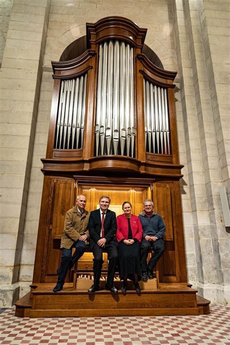 Vend E Comment Le Village De Vouvant Sest Offert Un Orgue En Trois