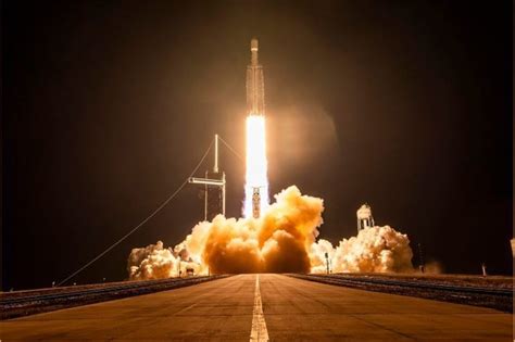 Spacexs Falcon Heavy Launches Secretive Military Spaceplane Into Orbit