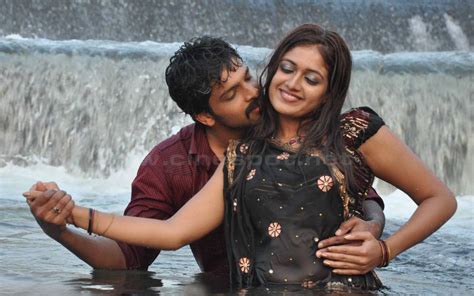 Mallu Hot Actress Raghuvinte Swantham Rasiya Hot Movie Stills