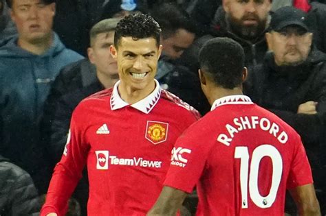 Everton 1 2 Manchester United Cristiano Ronaldo Scores Club S 700th Goal As Erik Ten Hag S Side