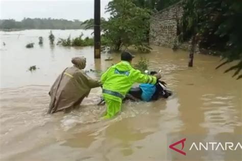 3 000 KK Terdampak Banjir Blega Bangkalan Area Perkantoran Tergenang