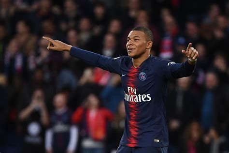 Kylian Mbappé da record è il più giovane di sempre a segnare 50 gol in