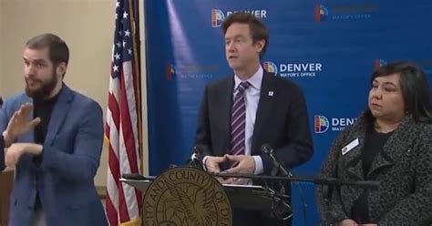 El Alcalde De Denver Reduce El Presupuesto Policial En 8 Millones Para