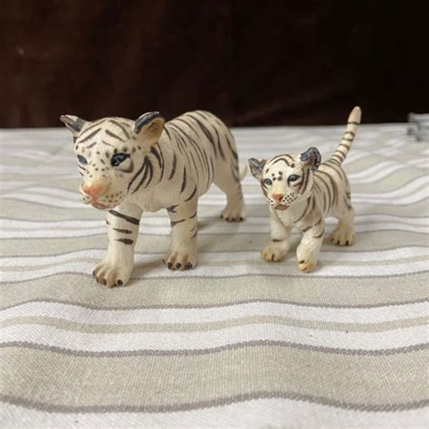 Schleich White Tiger Cub and Mum