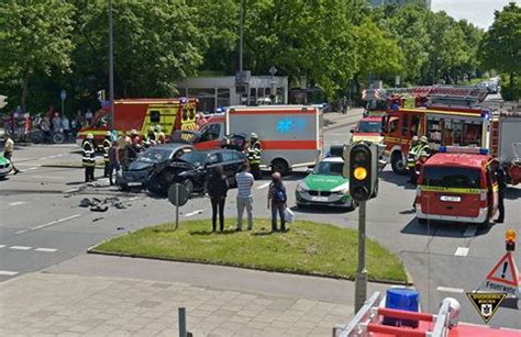 Drei Personen Bei Verkehrsunfall Verletzt Einsatzbericht M Nchen