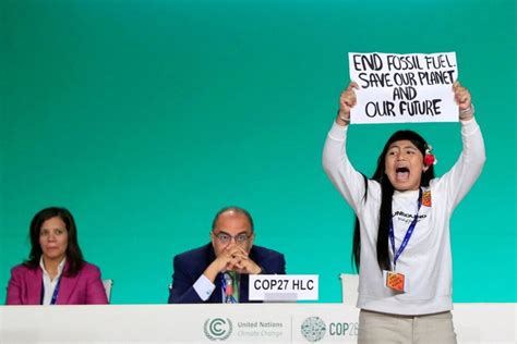 'End Fossil Fuels' Protester Storms Stage of COP28 Summit