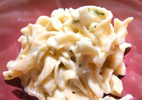 Cheesy Buttered Egg Noodles Recipe by Crock Pot Girl 🤡 - Cookpad