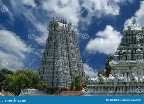 Suchindram Temple Dedicated To the Gods Shiva, Vishnu and Brahma ...