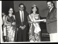 Juhi Chawla Blast From The Past When Rekha Crowned Juhi Chawla Miss