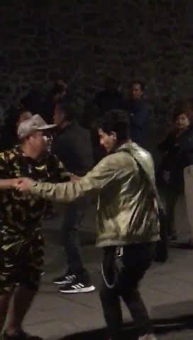 Jesús el sonidero te invita a bailar afuera del metro Hidalgo esquina