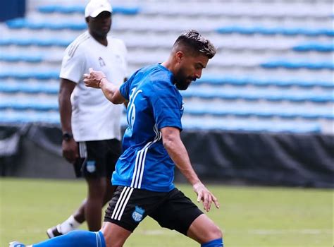 Christian Noboa Sufre Una Lesi N En La Rodilla Derecha Reporta Emelec