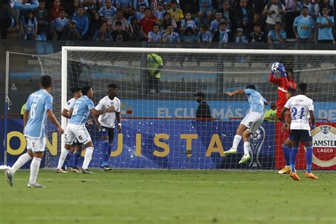 Sporting Cristal Pierde A Ante Emelec De Ecuador En El Estadio