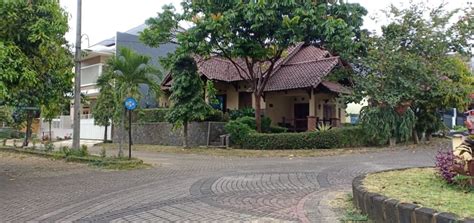 Rumah Mewah Hoek Full Furnish Di Malang Dengan Harga Terjangkau