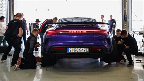 O Porsche Taycan Turbo GT tamén bate marcas no Circuíto de Shanghai