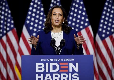 Ataques Contra Kamala Harris Latino California