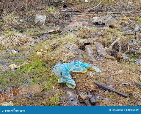 Contaminaci N De La Tierra Del Planeta Basura En La Tierra Imagen De