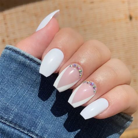 Kurze Ballerina Nägel Merken Sie sich diese Nageldesigns für Ihre