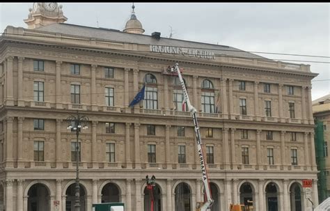 Genova Il Palazzo Della Regione Si Veste A Festa Sistemate Le Luci