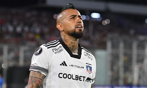 Arturo Vidal explicó por qué salió en el entretiempo ante Godoy Cruz