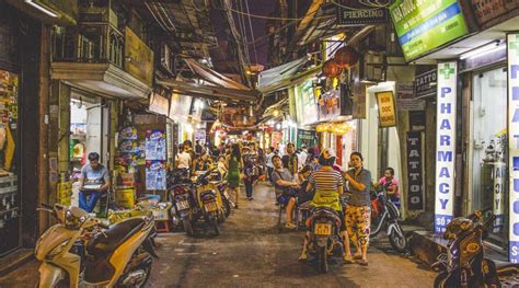 Hanoi street food tour at night | localvietnam