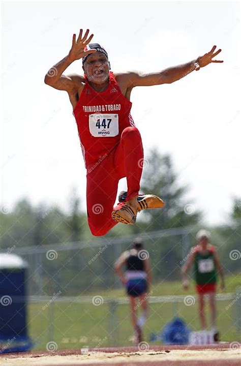 Trinidad Trinidad Y Tobago Domina Al Hombre Del Salto De Longitud Foto