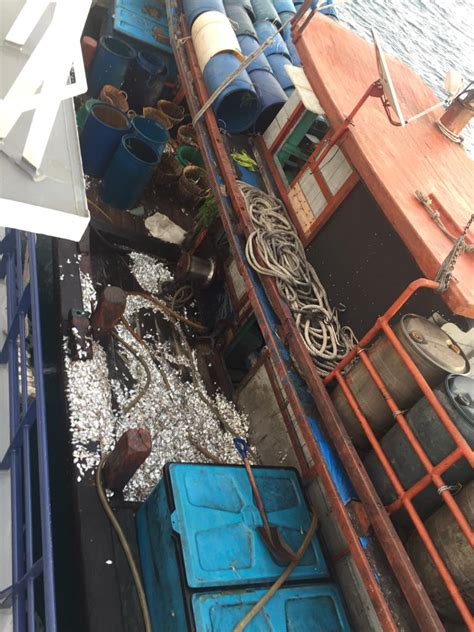 Satu Kapal Dan Tiga Alat Tangkap Trawl Diamankan KP Hiu 12 Di Perairan