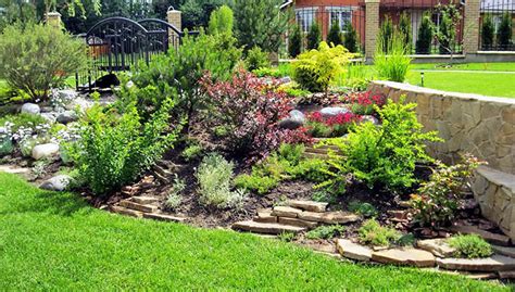 Декоративные постройки в дизайне участка