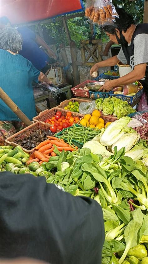 Indonesian Traditional Market Pasar Tradisional Editorial Photography - Image of retail, dish ...