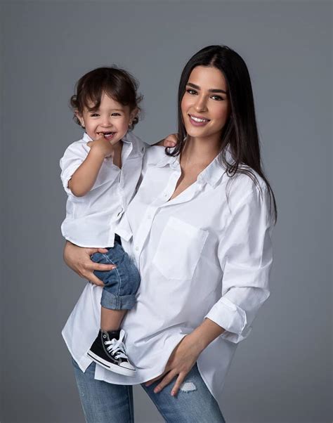 13 Ideas for the Perfect Mommy and Me Photoshoot Outfits