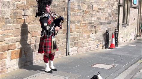 Ghostly Call Of The Lone Piper Royal Mile Edinburgh Castle Youtube