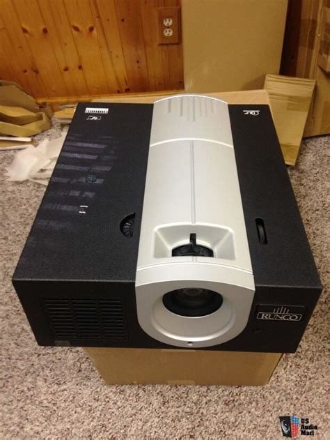 Runco Cl 420 Dlp Projector Photo 2202359 Uk Audio Mart