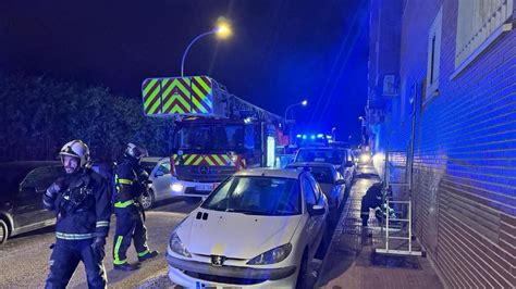 Tres Personas Intoxicadas Por Humo En El Incendio De Una Vivienda En