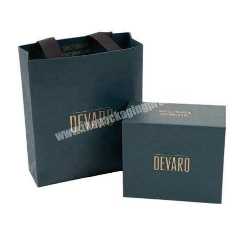 High Quality Magnetic Box Hard Cardboard Paper Custom Packing Luxury Clamshell With Magnetic Lid