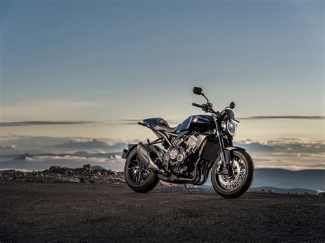 Motorrad Vergleich Honda CB1000R Black Edition 2022 Vs Suzuki GSX