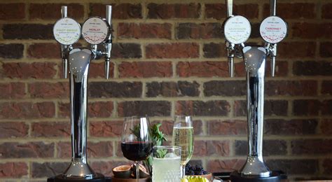 How To Serve Wine Properly In Your Bar Or Restaurant The Sparkling