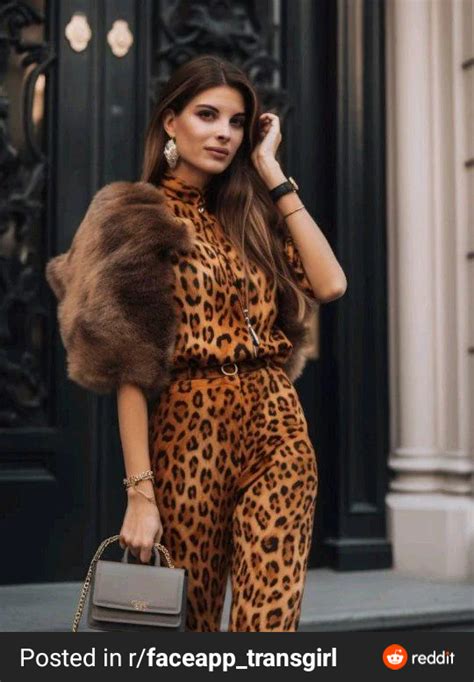 Pretty Secretary R Shemales Porn