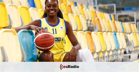 Entrevista con Iris Mbulito la antigua niña prodigio del baloncesto