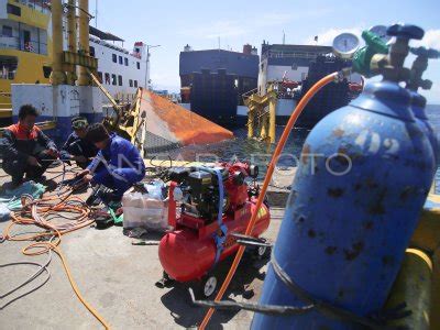 Perbaikan Dermaga I Pelabuhan Feryy Bastiong Di Ternate Antara Foto