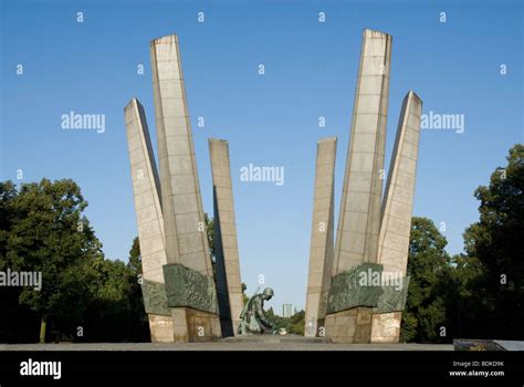 Sappers Monument 1975 Warsaw Poland Stock Photo Alamy