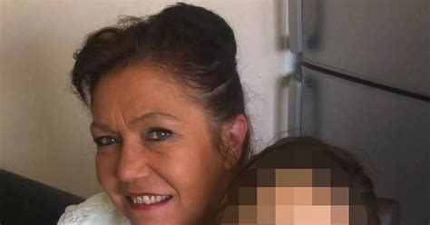 Mum Threatens Neighbour Over Noisy Sex And Telling Her To Go And Do It In A Field Mirror