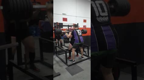 Treino De Pernas Agachamento Livre Leg Press Cadeira Extesora Cadeira