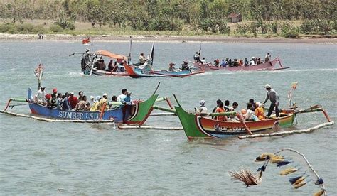 Pantai Puger - GoTravelly